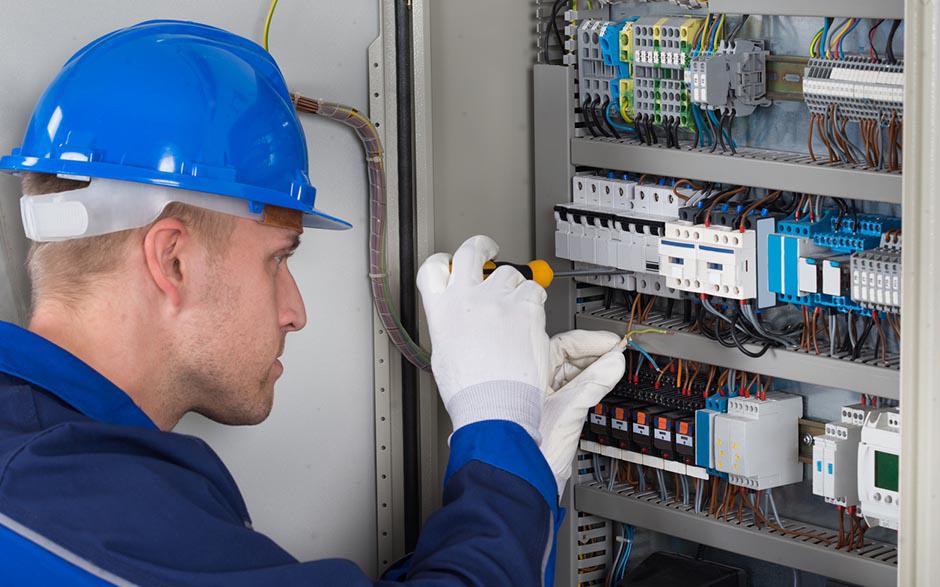 besoin d'un électricien Arpajon